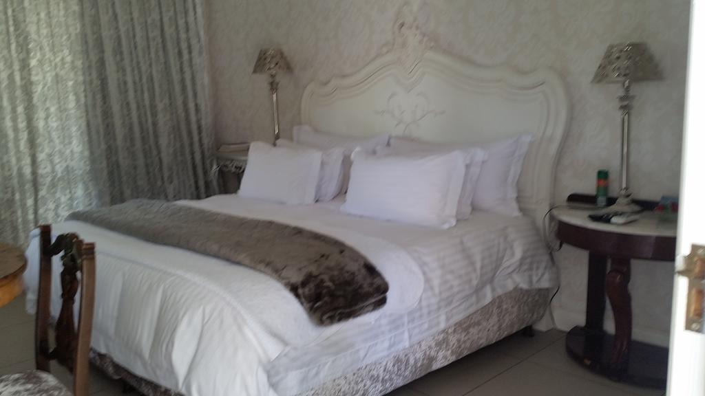 La Riviera Boutique Guesthouse & Spa Aliwal-Noord Kamer foto